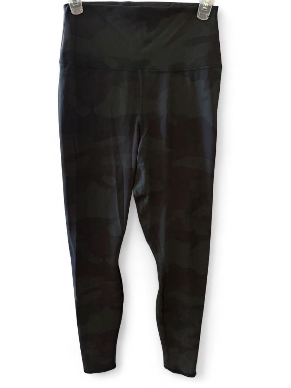ALO Yoga Airlift High-Waist Green Camo Leggings - Full Length